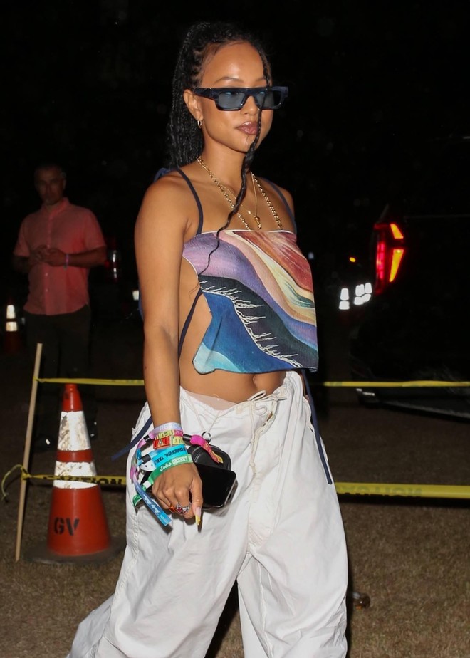 Người mẫu gốc Việt Karrueche Tran mặc &aacute;o ngực sexy lạ mắt đi sự kiện - Ảnh 7.