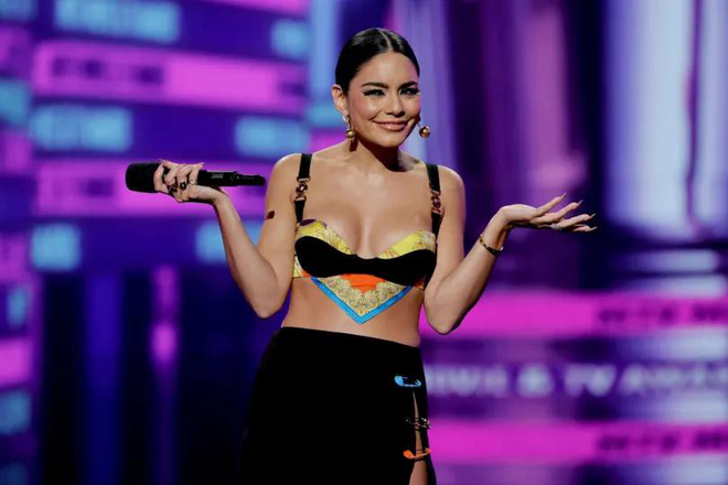 Vanessa Hudgens khoe da thịt với 6 bộ cánh thiêu đốt sân khấu MTV Movie & TV Awards 2022 - Ảnh 9.