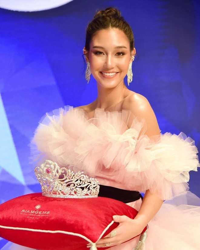 Đối thủ cũ của Tiểu Vy tạm gác danh hiệu Á hậu 1 Miss World để kiếm tấm vé đến với Miss Universe - Ảnh 8.