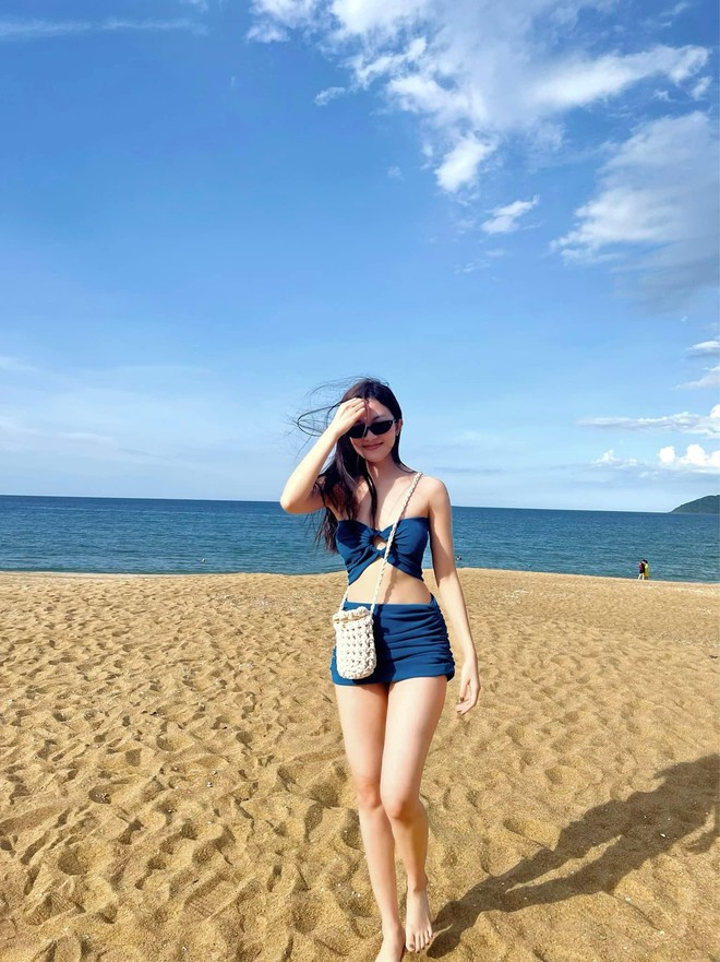 Lương Thanh tung ảnh bikini đẹp h&uacute;t hồn - Ảnh 3.