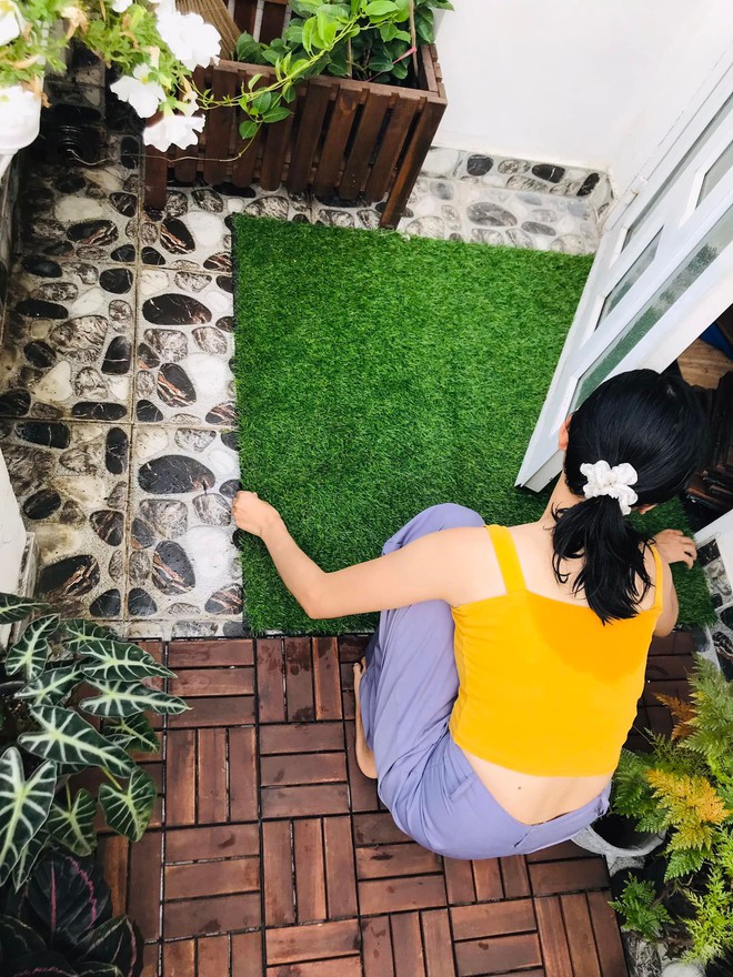 Cặp vợ chồng cải tạo ban c&ocirc;ng nhỏ th&agrave;nh nơi ngập c&acirc;y xanh v&agrave; gi&oacute; m&aacute;t chỉ với 5 triệu đồng - Ảnh 6.