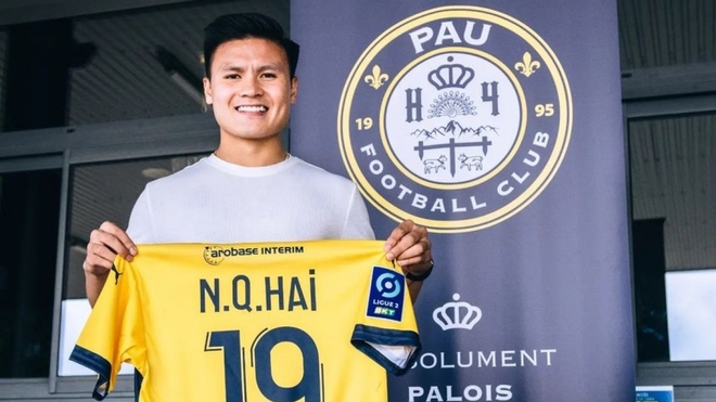 HLV Pau FC: Chiêu mộ Quang Hải không vì mục đích thương mại - Ảnh 1.