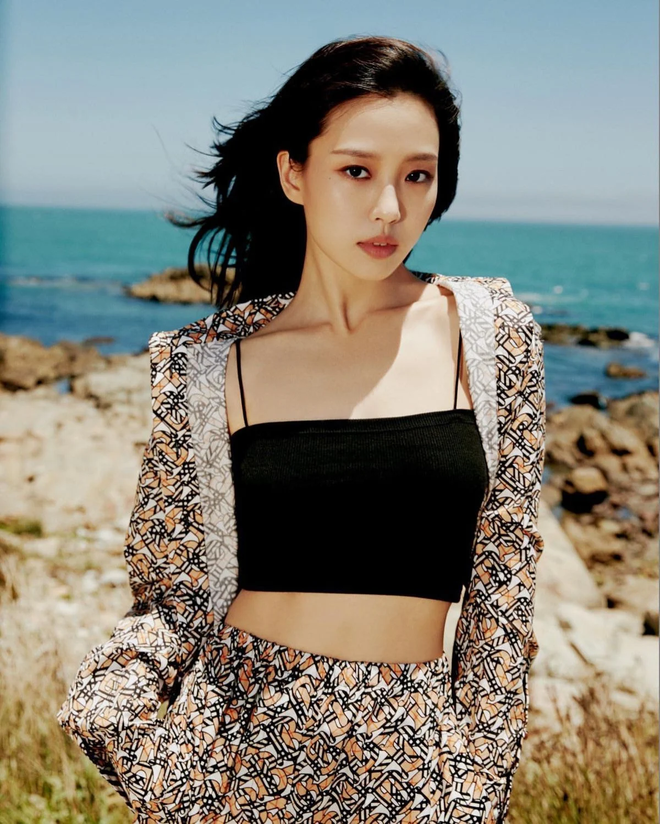 Kim Ji Won đối đầu với mỹ nhân Hẹn Hò Chốn Công Sở, Dara đọ dáng mãn nhãn với dàn mỹ nhân hạng A ở siêu sự kiện - Ảnh 18.