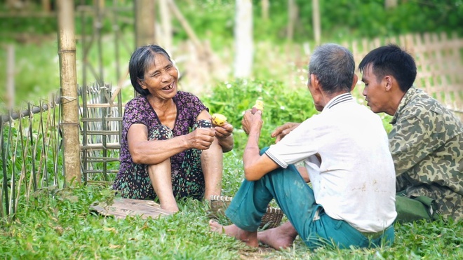 Bỏ việc lương 10 triệu, chàng trai về quê trồng rau, nuôi gà: Bình yên nhưng không dễ dàng - Ảnh 9.