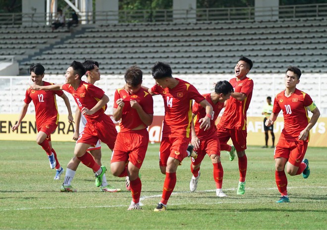  Trước đại chiến với U19 Việt Nam, HLV Thái Lan bất ngờ lên tiếng chê trách đội nhà - Ảnh 3.