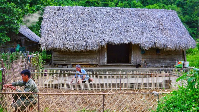 Bỏ việc lương 10 triệu, chàng trai về quê trồng rau, nuôi gà: Bình yên nhưng không dễ dàng - Ảnh 4.