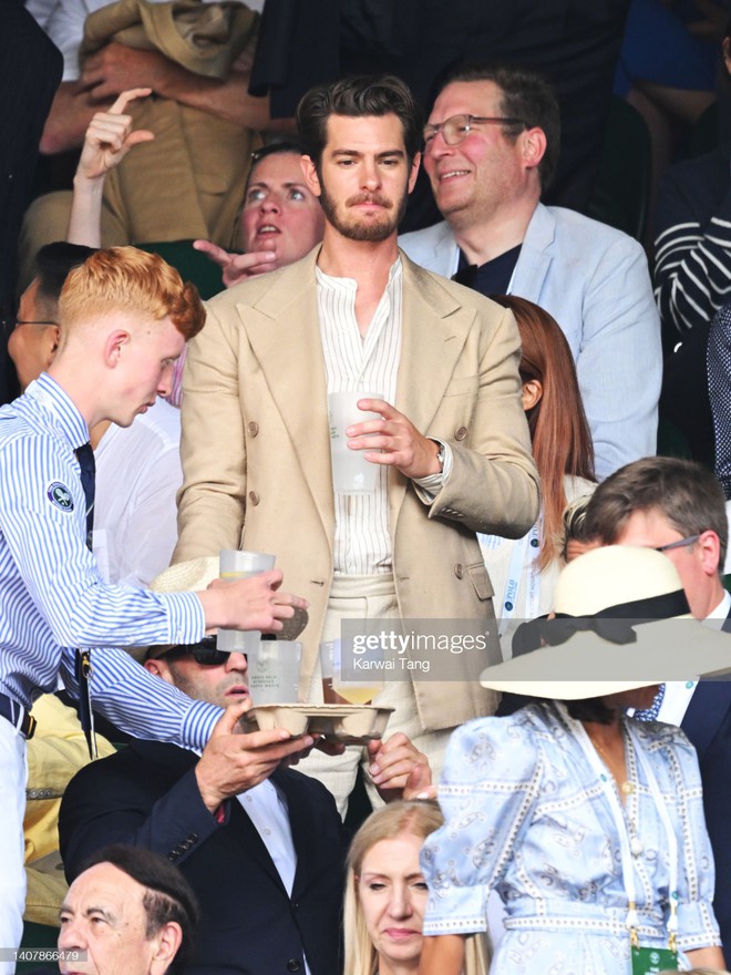 Choáng ngợp dàn siêu sao đổ bộ chung kết Wimbledon: Tom Cruise ngước nhìn Công nương Kate, Krystal tỏa sáng bên Người Nhện - Ảnh 11.