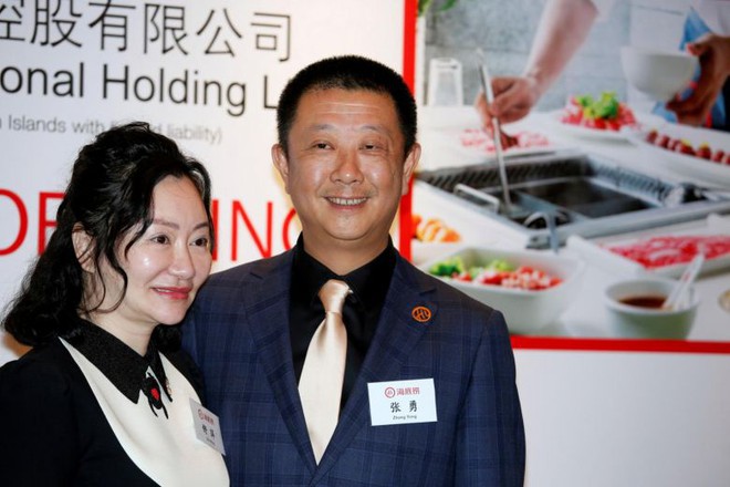 &Ocirc;ng chủ Haidilao: Cậu b&eacute; sinh ra trong ngh&egrave;o kh&oacute;, bỏ học từ cấp 3 đ&atilde; tạo n&ecirc;n chuỗi nh&agrave; h&agrave;ng lẩu lớn nhất thế giới như thế n&agrave;o? - Ảnh 3.