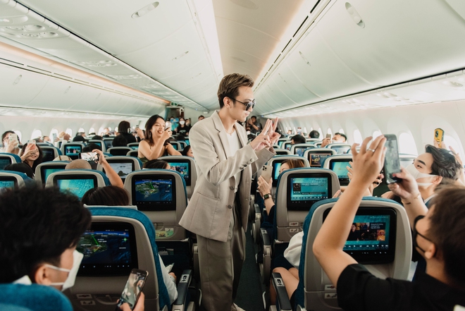 HOT: SOOBIN, Binz, Touliver c&ugrave;ng bộ sậu SpaceSpeakers bất ngờ xuất hiện tr&ecirc;n m&aacute;y bay ở độ cao 10.000m v&agrave; l&agrave;m điều kh&ocirc;ng tưởng! - Ảnh 2.