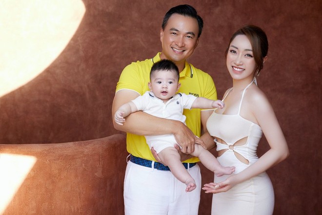  Vợ Chi Bảo khoe ảnh hạnh phúc bên chồng con, tiết lộ giảm 15kg sau sinh  - Ảnh 2.