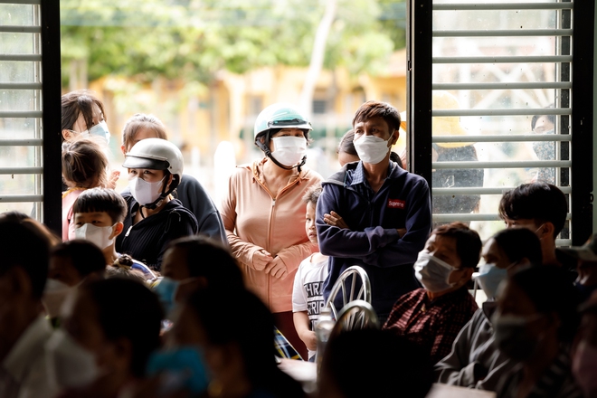 Ngọc Châu về nhà hậu đăng quang: Người dân Tây Ninh vây kín vui như hội, hoa hậu gây chú ý với vẻ ngoài giản dị - Ảnh 21.