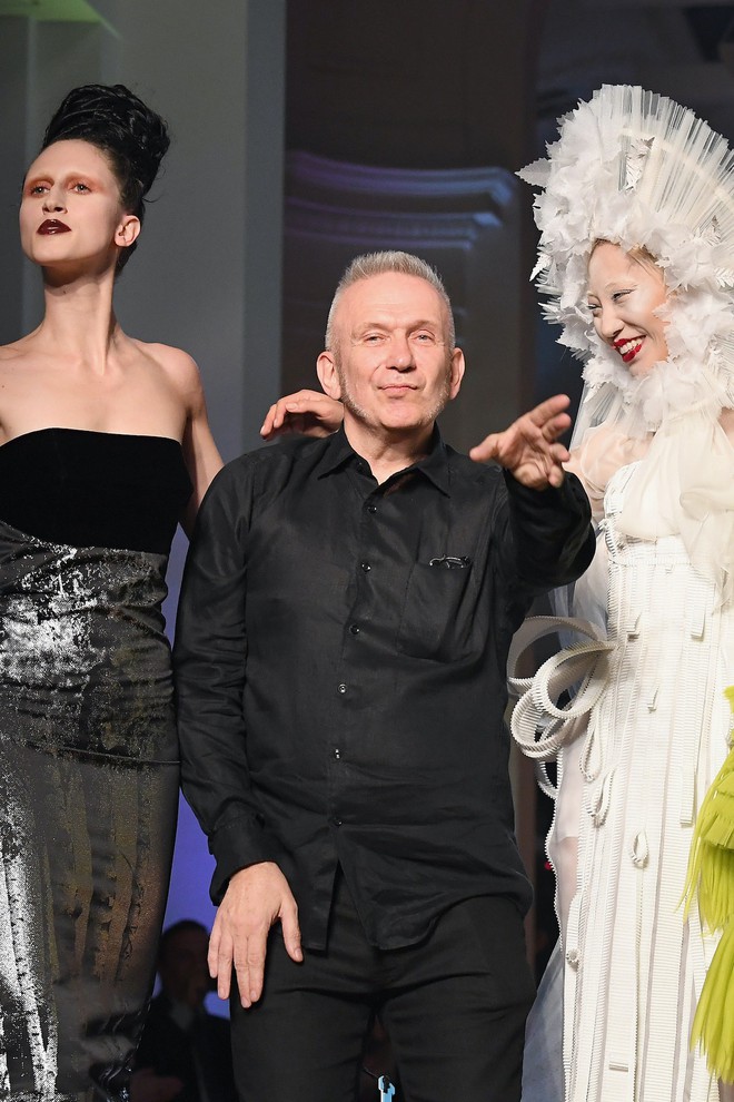 Jean Paul Gaultier - cái tên đứng sau những màn gây bão của IT Girl thế giới: Dị biệt, chất chơi và chẳng cần phô trương vẫn tự tạo dấu ấn - Ảnh 8.