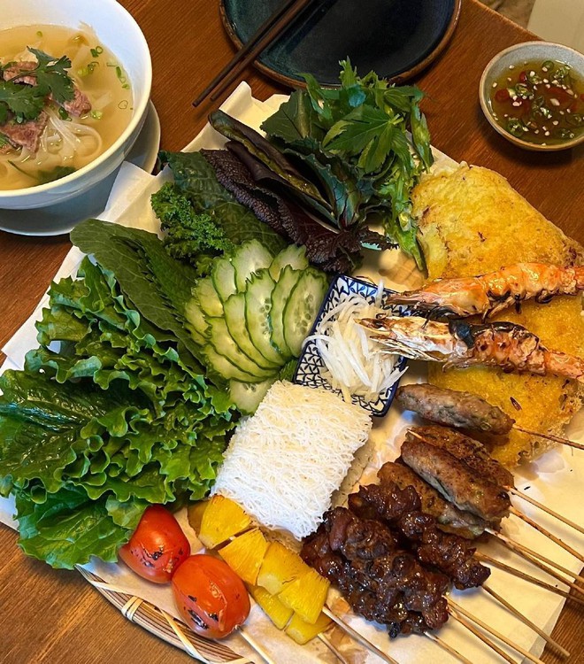 Vợ chồng Kim Tae Hee đặc biệt mê ẩm thực Việt, 3 tháng hẹn hò liên tiếp 2 lần ở đảo Jeju chỉ để đến quán Việt ăn món này - Ảnh 2.