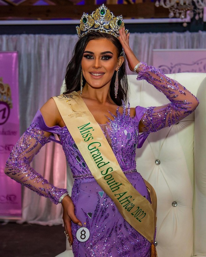 Nữ doanh nhân nóng bỏng đăng quang Hoa hậu Hòa bình Nam Phi 2022 - Ảnh 1.