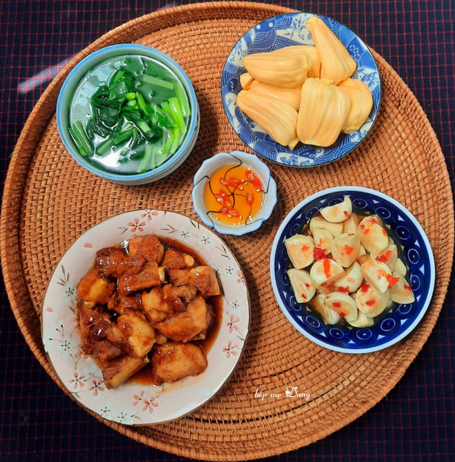 Thực đơn cơm nh&agrave; 100K của b&agrave; mẹ L&acirc;m Đồng khiến hội chị em trầm trồ khen ngợi - Ảnh 12.