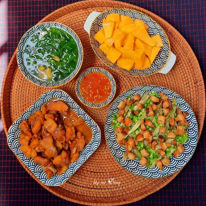 Thực đơn cơm nh&agrave; 100K của b&agrave; mẹ L&acirc;m Đồng khiến hội chị em trầm trồ khen ngợi - Ảnh 10.