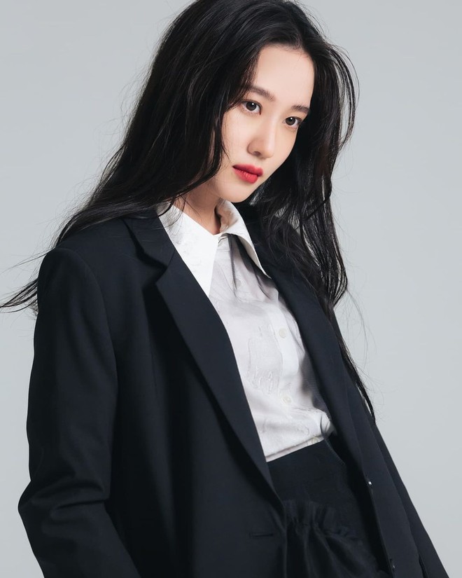 Không tin nổi đây là nhan sắc nữ luật sư Woo ngoài đời: Cứ để tóc dài là lột xác, át cả Song Hye Kyo - Son Ye Jin về nhan sắc - Ảnh 5.