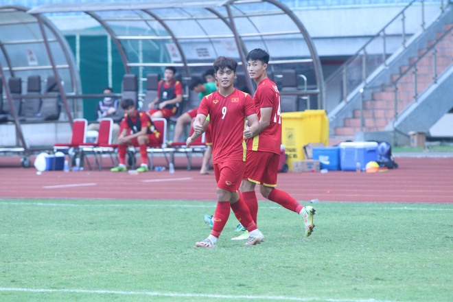  Ngôi sao U19 Việt Nam được báo Indonesia khen ngợi; HLV Thái Lan thêm một lần bất lực - Ảnh 2.