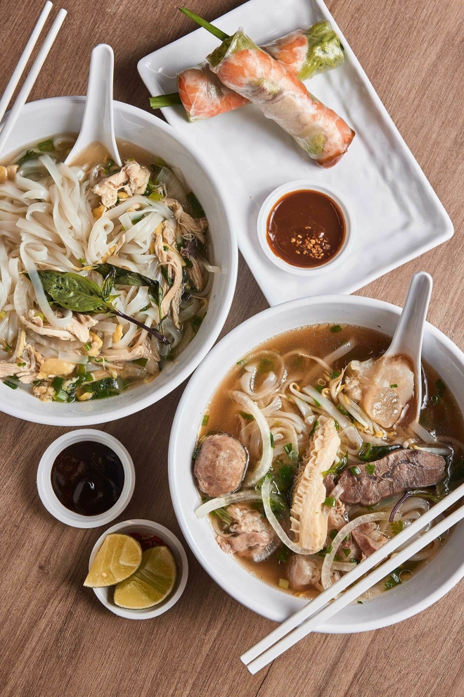 Tiệm phở của đầu bếp Việt lên báo Singapore - Ảnh 3.
