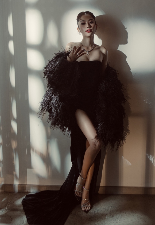 Lệ Nam mặc v&aacute;y t&ocirc;n d&aacute;ng, khoe ch&acirc;n d&agrave;i thẳng tắp tr&ecirc;n thảm đỏ - Ảnh 6.