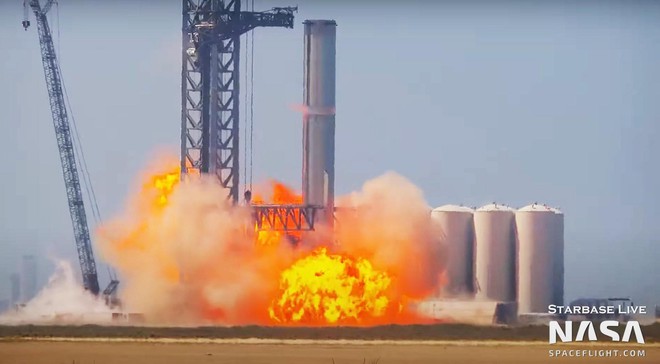 Tên lửa của SpaceX phát nổ trên bệ phóng: Tham vọng của tỷ phú Elon Musk có bị ảnh hưởng? - Ảnh 2.