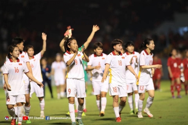 Huỳnh Như xin lỗi người hâm mộ vì thất bại của ĐT nữ Việt Nam ở AFF Cup - Ảnh 1.