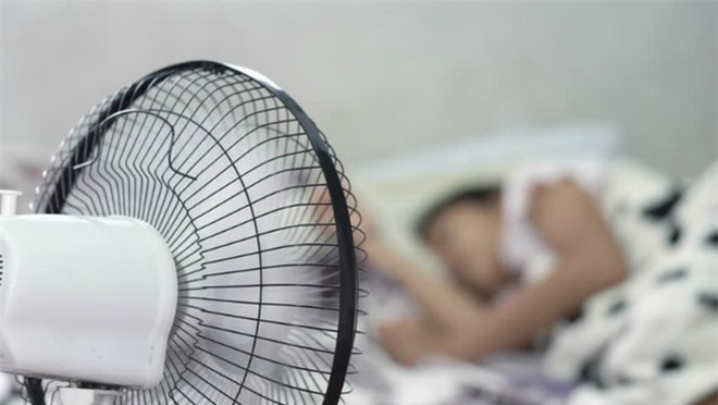 Tranh c&atilde;i việc bật quạt m&aacute;y số to hay số nhỏ l&agrave; tiết kiệm điện: C&acirc;u trả lời &iacute;t ai ngờ tới - Ảnh 2.