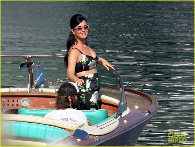 Katy Perry thả dáng quyến rũ trong buổi chụp hình quảng cáo ở Italy - Ảnh 5.