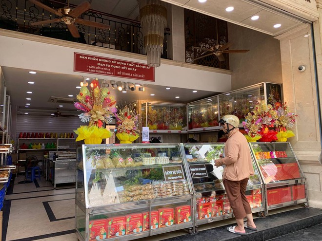 H&agrave; Nội: B&aacute;nh Trung thu xuống phố, gi&aacute; nhỉnh hơn so với năm ngo&aacute;i - Ảnh 5.