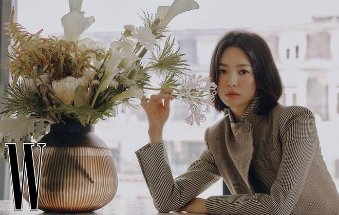 Nữ hoàng nhan sắc đại náo sự kiện ở Pháp thế nào, nhìn Song Hye Kyo đẹp kinh diễm trong bộ ảnh hành trình mới đây là rõ - Ảnh 3.