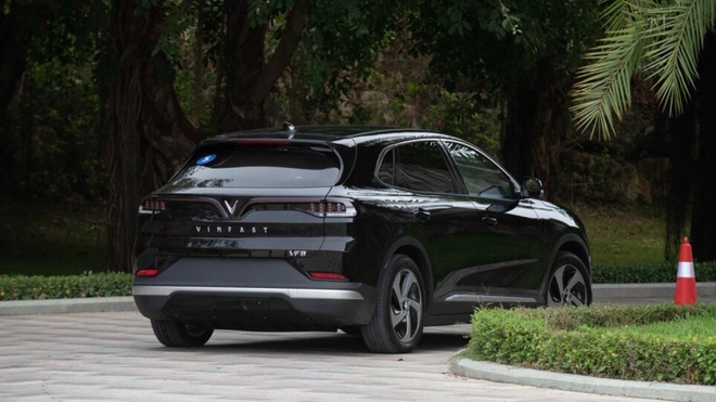 Kỹ sư &ocirc; t&ocirc; hơn 35 năm kinh nghiệm đ&aacute;nh gi&aacute;: VinFast VF 8 l&aacute;i th&uacute; vị hơn BMW iX, Ford Mustang Mach-E, gần giống Porsche Macan - Ảnh 5.