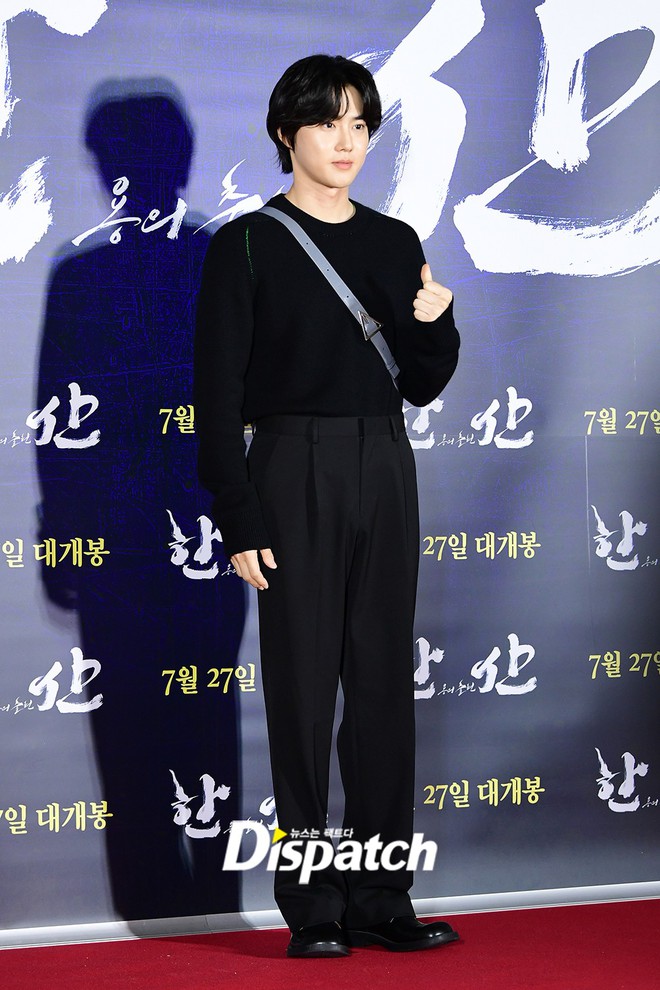 Park Bo Gum soái đến mức át cả 2 nam thần Kpop, Eunjung - TWICE đọ sắc gay cấn bên quân đoàn sao ở thảm đỏ công chiếu - Ảnh 5.