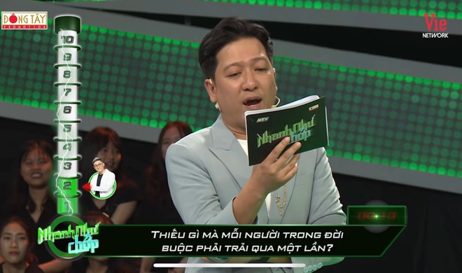 Câu đố Tiếng Việt: Thiếu gì mà mỗi người trong đời phải trải qua một lần? - Ảnh 1.