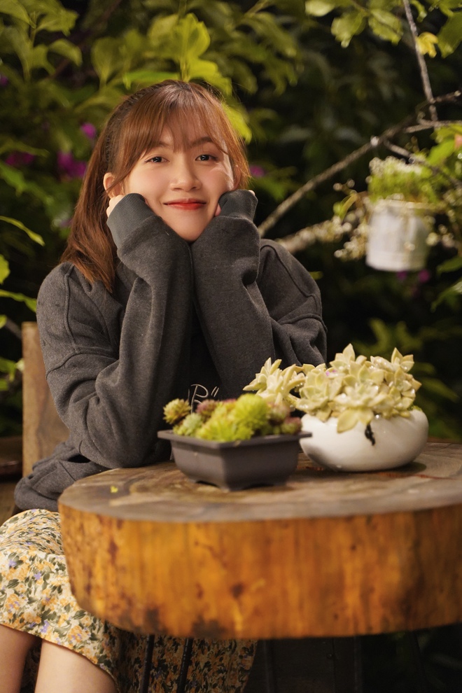 5 nữ &ldquo;chiến thần c&ocirc;ng nghệ&rdquo; h&uacute;t triệu view tr&ecirc;n TikTok - Ảnh 1.