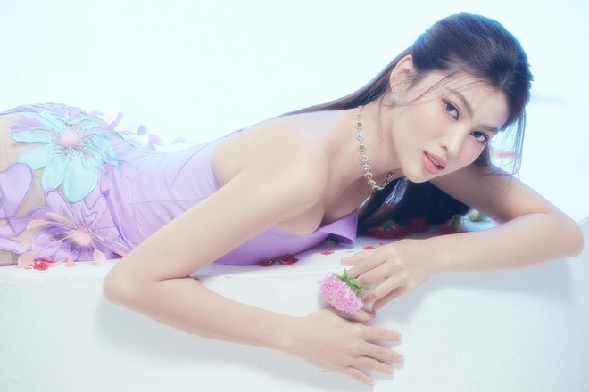&Aacute; hậu Ngọc Thảo đẹp quyến rũ tựa n&agrave;ng thơ trong bộ ảnh đ&oacute;n sinh nhật tuổi 22 - Ảnh 5.