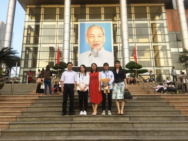 Thủ khoa Hà Nội: Không học văn mẫu, không học lịch sử kiểu thuộc lòng - Ảnh 2.