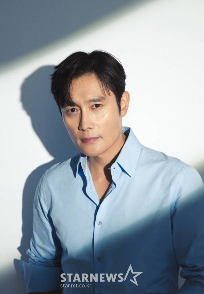 Lee Byung Hun từng bị rối loạn, hoảng sợ đến mức không thở được khi lên máy bay - Ảnh 3.