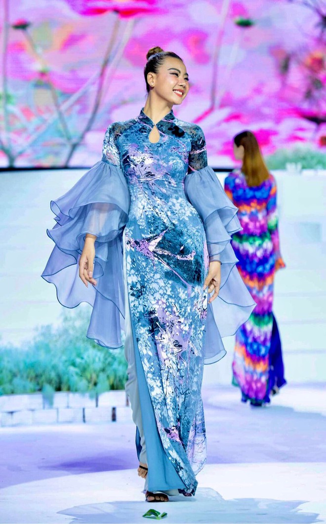 Cuộc sống Lại Thanh Hương ở tuổi 30: Mở trung t&acirc;m đ&agrave;o tạo người mẫu, sau nhiều trắc trở biết y&ecirc;u bản th&acirc;n - Ảnh 1.