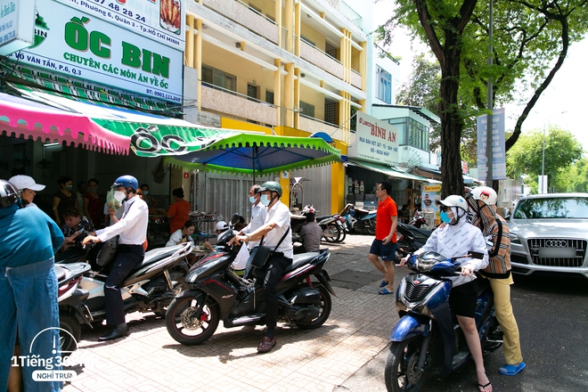 Hàng cơm trưa nổi tiếng phục vụ các đại gia công sở, toàn sếp chạy ô tô, tay ga đắt tiền sẵn sàng nhẹ nhàng chi mỗi ngày 100k - 200k/suất cơm - Ảnh 10.