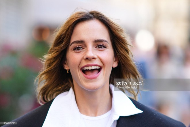 Ngỡ ngàng Emma Watson bị mỹ nhân Euphoria vượt mặt cùng khung hình vì da nhăn nheo, nhan sắc tuột dốc tại Fashion Week - Ảnh 4.