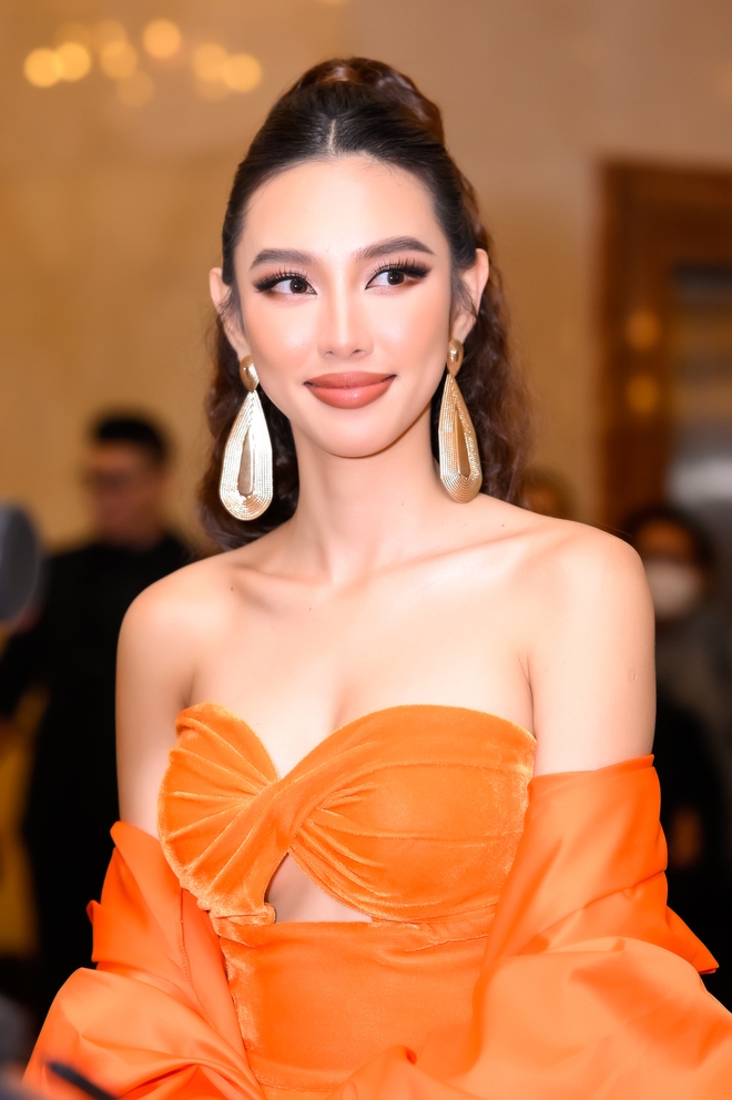 Thảm đỏ khởi động Hoa hậu Việt Nam 2022: Đỗ Hà nổi bật, Thuỳ Tiên cuốn hút với phong cách lạ - Ảnh 9.