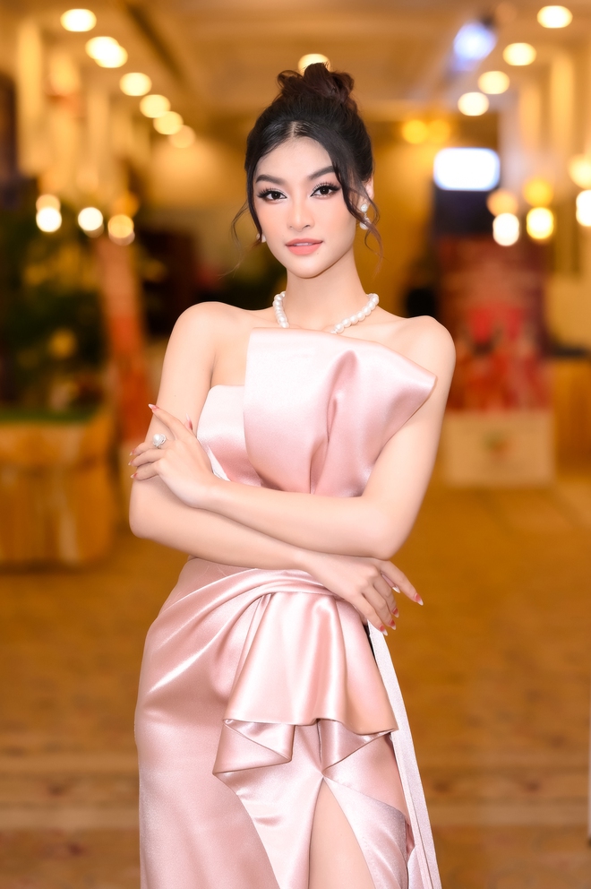 Thảm đỏ khởi động Hoa hậu Việt Nam 2022: Đỗ Hà nổi bật, Thuỳ Tiên cuốn hút với phong cách lạ - Ảnh 14.