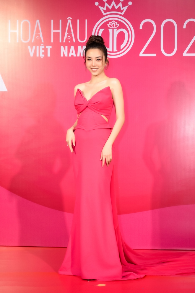 Thảm đỏ khởi động Hoa hậu Việt Nam 2022: Đỗ Hà nổi bật, Thuỳ Tiên cuốn hút với phong cách lạ - Ảnh 20.