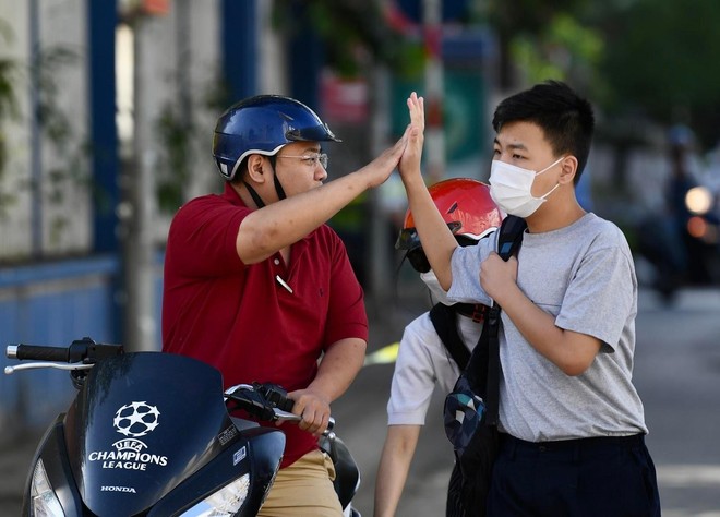 Câu chuyện cảm động mùa thi: Dù kết quả có ra sao các bạn cũng đã được 10 điểm vì sự nỗ lực! - Ảnh 2.