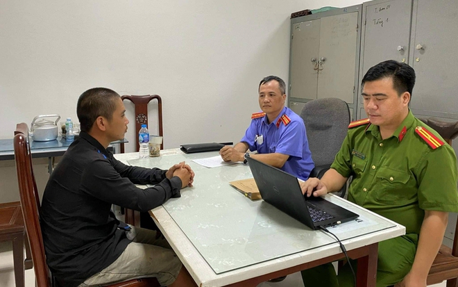 Bắt giam g&atilde; cha dượng nhiều lần hiếp d&acirc;m con g&aacute;i ri&ecirc;ng của vợ - Ảnh 1.