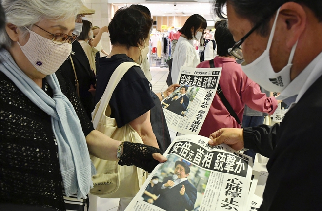 Nhật bản sẽ siết chặt kiểm soát súng đạn sau vụ ám sát cựu Thủ tướng Abe? - Ảnh 1.