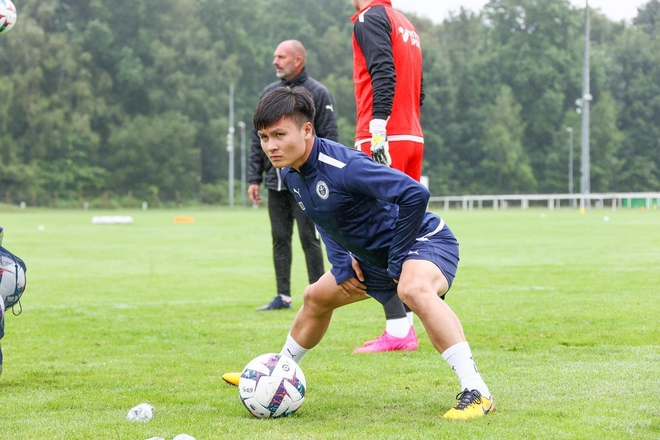 Pau FC thực hiện điều chưa từng có để giúp Quang Hải hòa nhập tại Pháp - Ảnh 1.