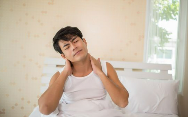 4 lý do khi ngủ bật quạt có thể gây hại cho sức khỏe của bạn - Ảnh 2.