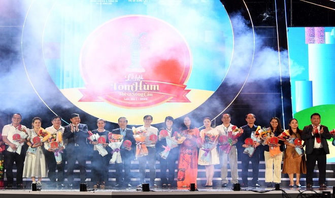 Lễ hội tôm hùm góp phần kích cầu du lịch Phú Yên - Ảnh 1.
