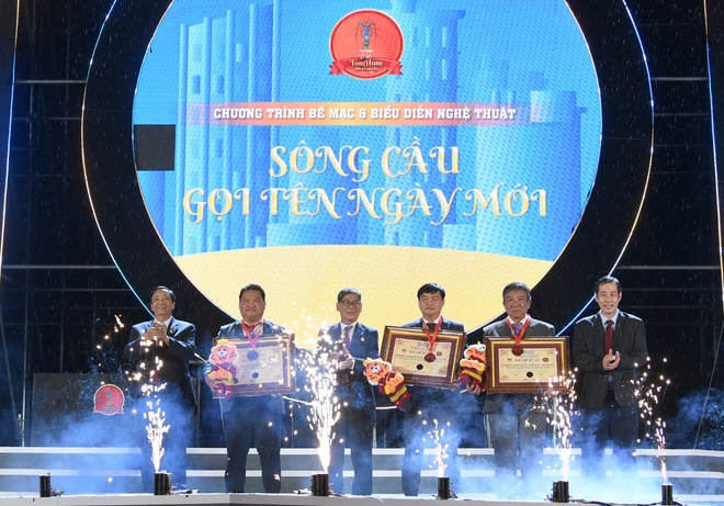 Lễ hội tôm hùm góp phần kích cầu du lịch Phú Yên - Ảnh 2.